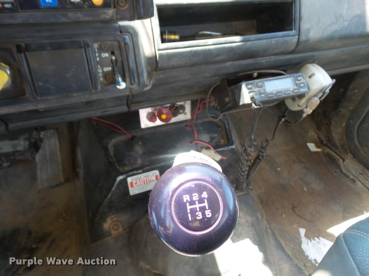 image for item DA6486 1994 GMC TopKick digger derrick truck