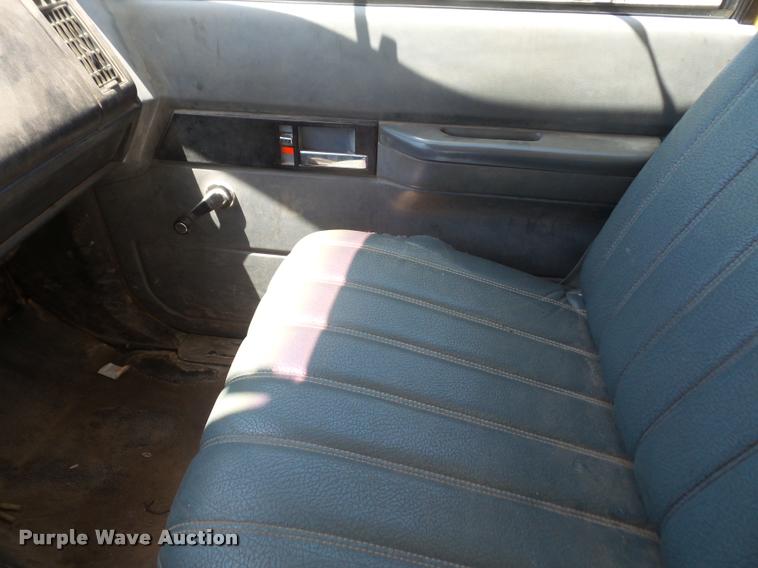 image for item DA6486 1994 GMC TopKick digger derrick truck