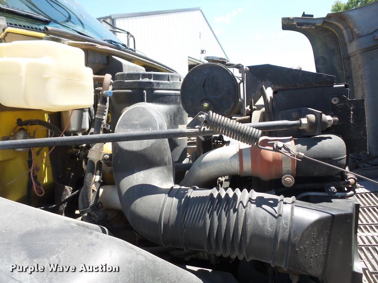 image for item DA6486 1994 GMC TopKick digger derrick truck