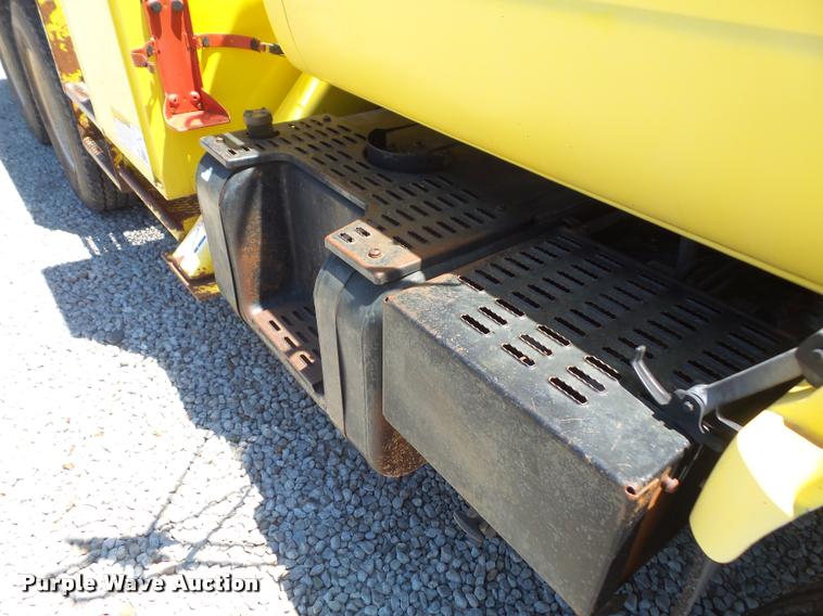 image for item DA6486 1994 GMC TopKick digger derrick truck