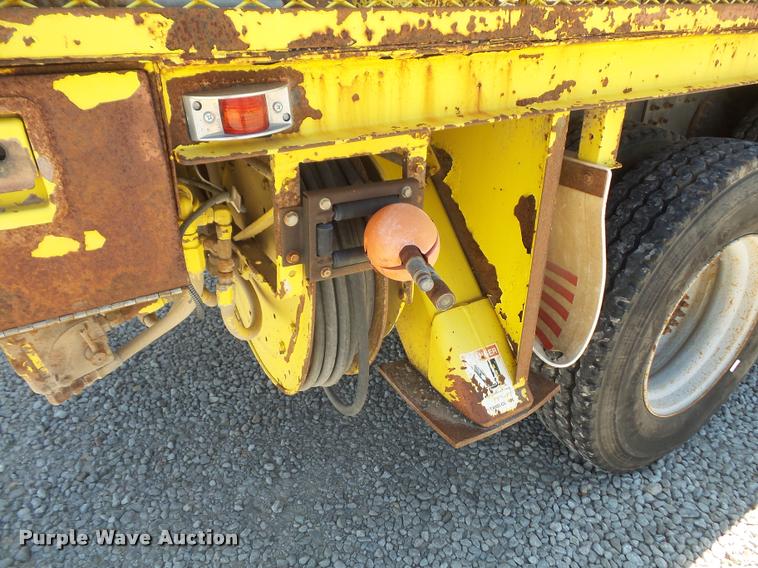 image for item DA6486 1994 GMC TopKick digger derrick truck