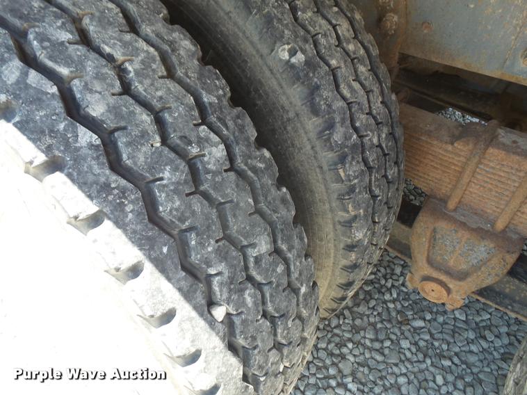 image for item DA6486 1994 GMC TopKick digger derrick truck