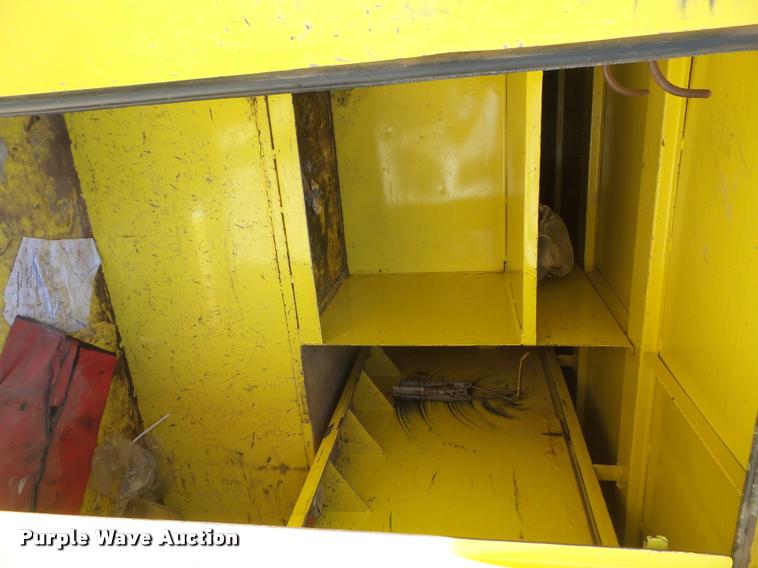 image for item DA6486 1994 GMC TopKick digger derrick truck