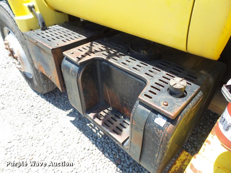 image for item DA6486 1994 GMC TopKick digger derrick truck