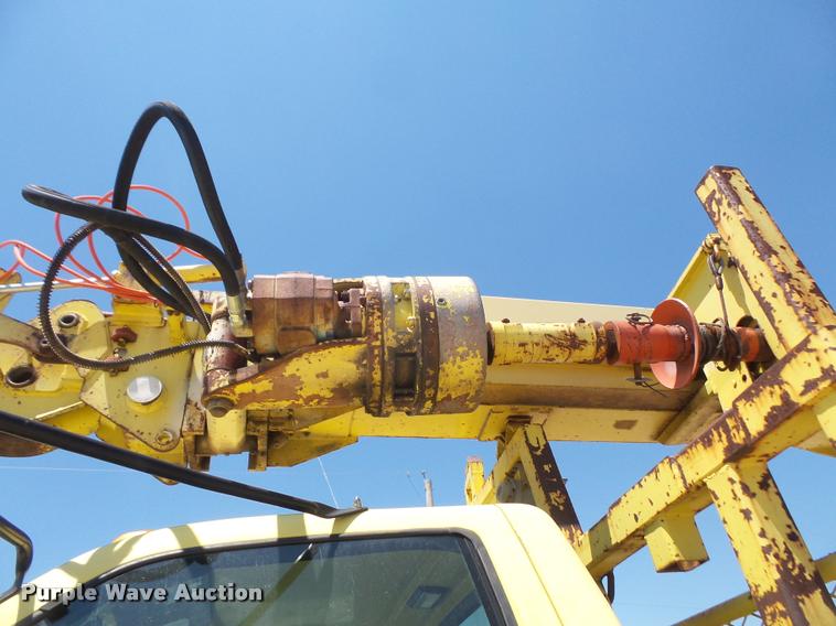 image for item DA6486 1994 GMC TopKick digger derrick truck