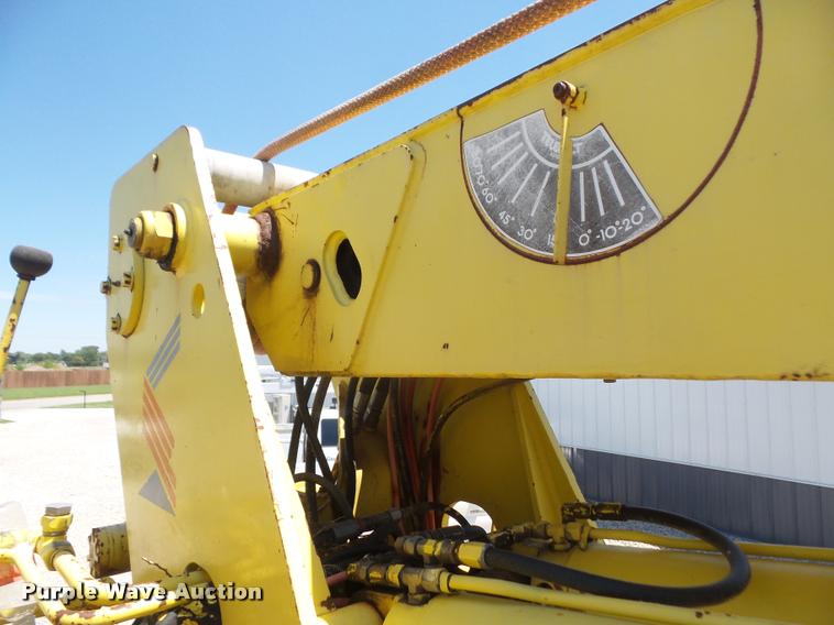 image for item DA6486 1994 GMC TopKick digger derrick truck