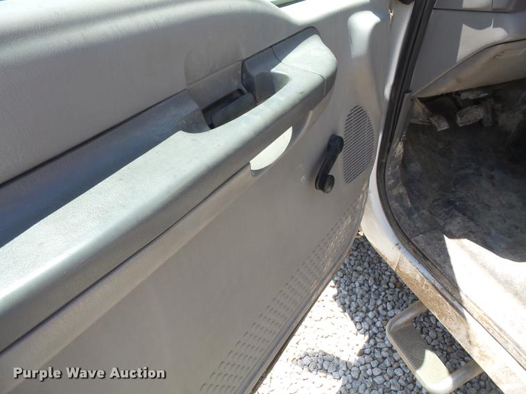 image for item DA6487 1999 Ford F550 bucket truck