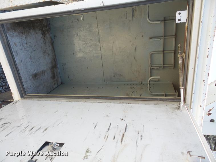 image for item DA6487 1999 Ford F550 bucket truck