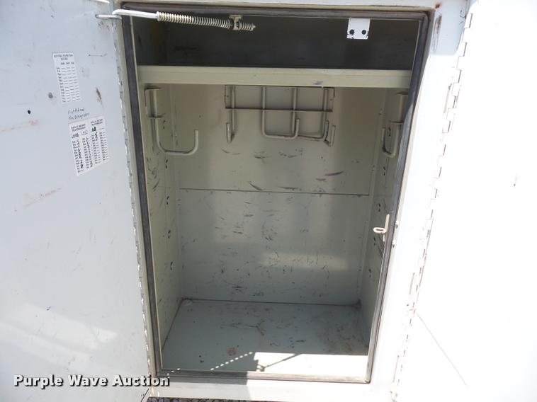 image for item DA6487 1999 Ford F550 bucket truck