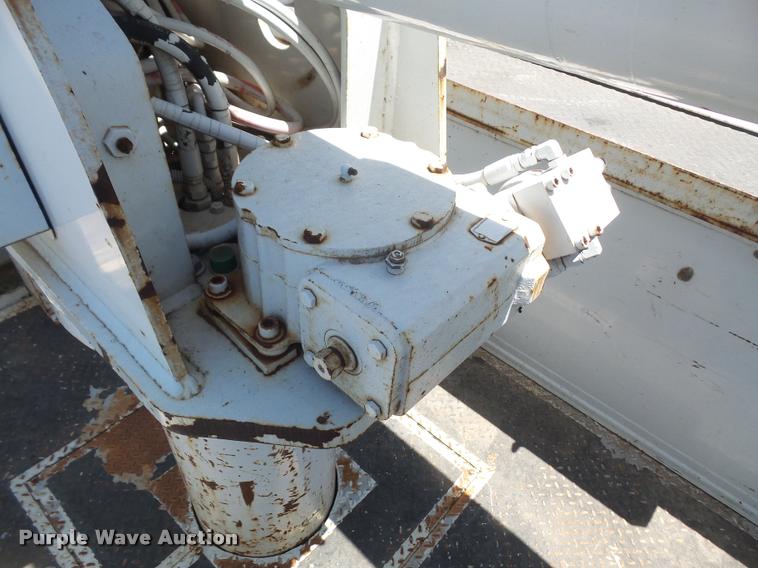 image for item DA6487 1999 Ford F550 bucket truck