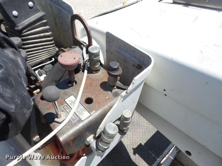 image for item DA6487 1999 Ford F550 bucket truck