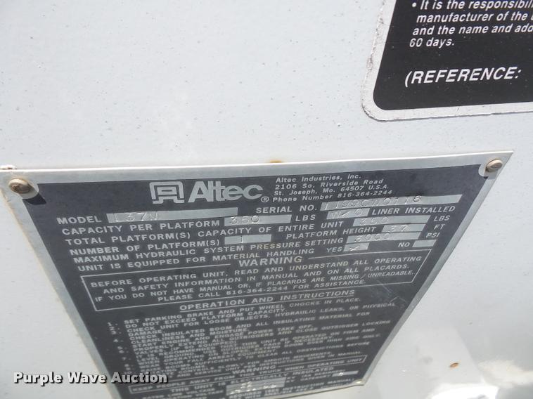 image for item DA6487 1999 Ford F550 bucket truck