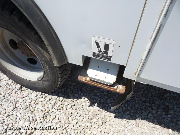 image for item DA6487 1999 Ford F550 bucket truck