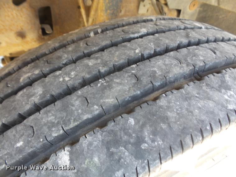 image for item DA6487 1999 Ford F550 bucket truck