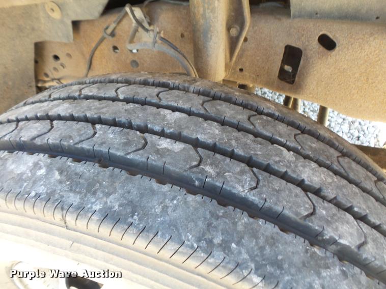 image for item DA6487 1999 Ford F550 bucket truck