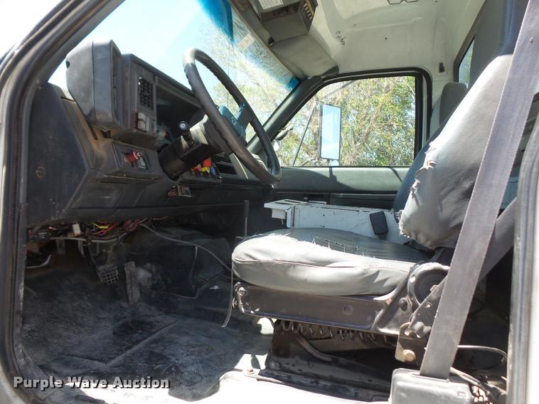 image for item DA6491 2001 Chevrolet C8500 bucket truck