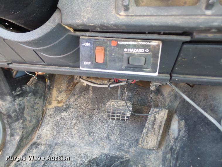 image for item DA6491 2001 Chevrolet C8500 bucket truck