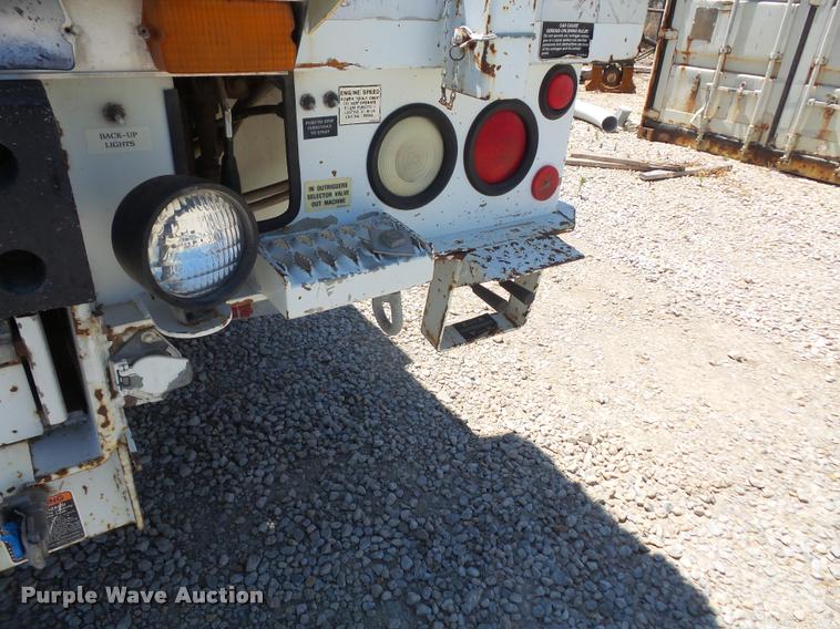 image for item DA6491 2001 Chevrolet C8500 bucket truck