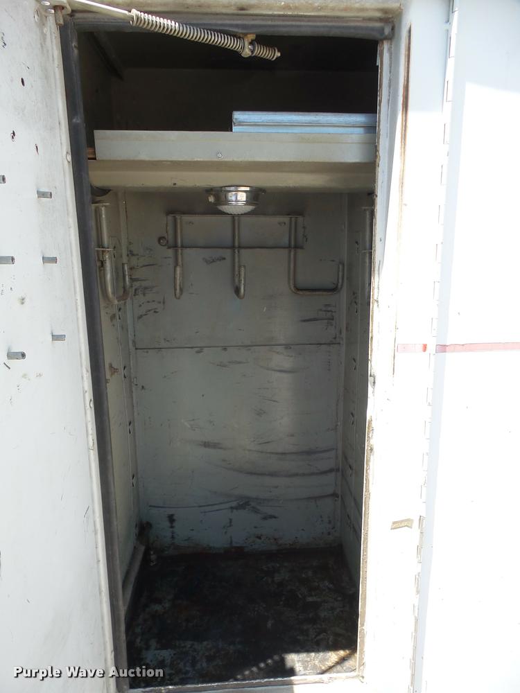 image for item DA6491 2001 Chevrolet C8500 bucket truck