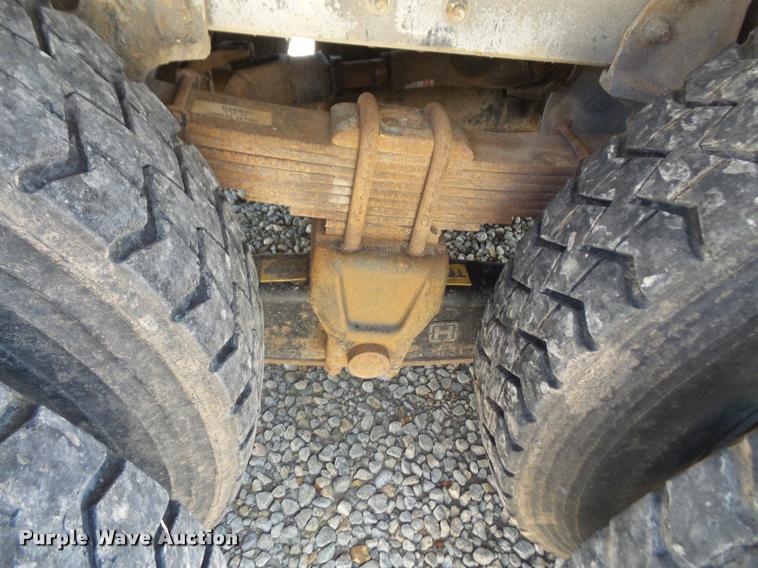image for item DA6491 2001 Chevrolet C8500 bucket truck