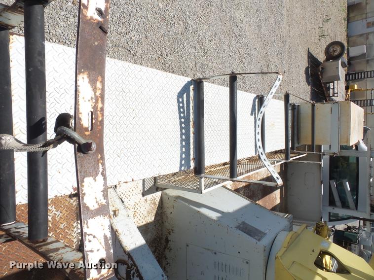 image for item DA6491 2001 Chevrolet C8500 bucket truck