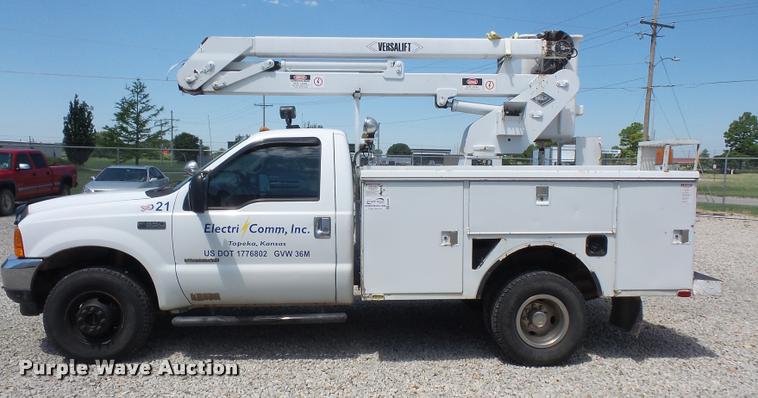 image for item DA6495 2001 Ford F350 Super Duty bucket truck