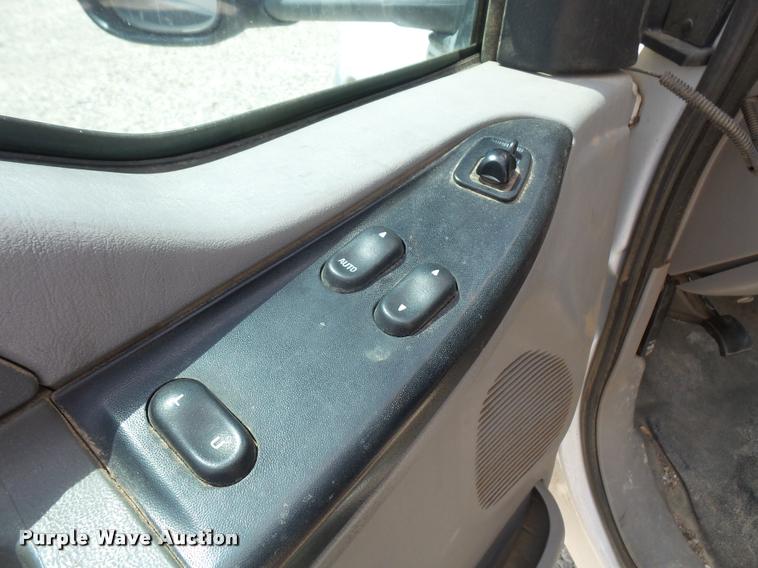 image for item DA6495 2001 Ford F350 Super Duty bucket truck