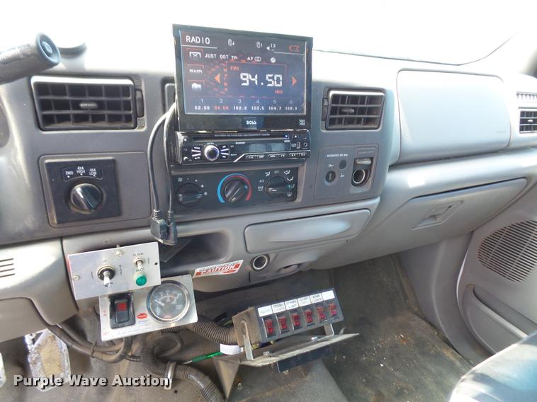 image for item DA6495 2001 Ford F350 Super Duty bucket truck