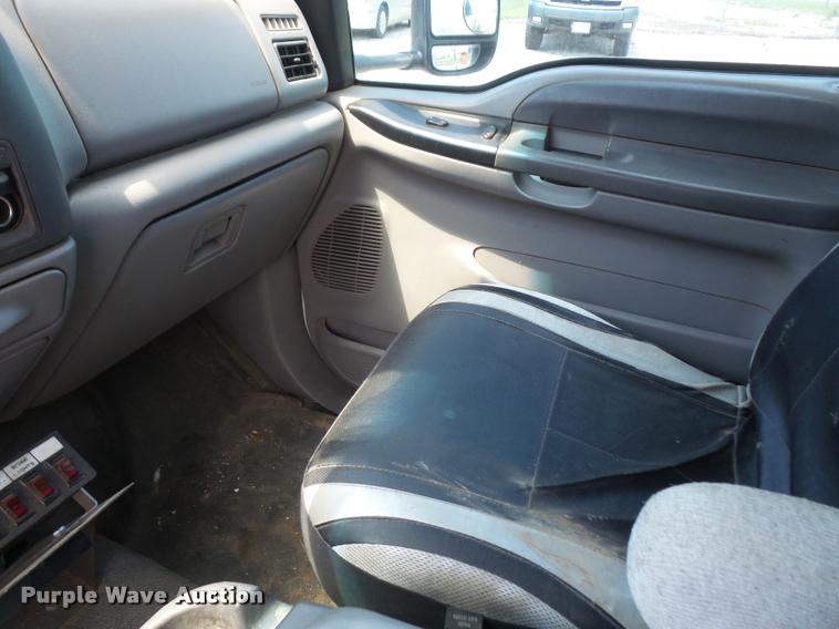 image for item DA6495 2001 Ford F350 Super Duty bucket truck