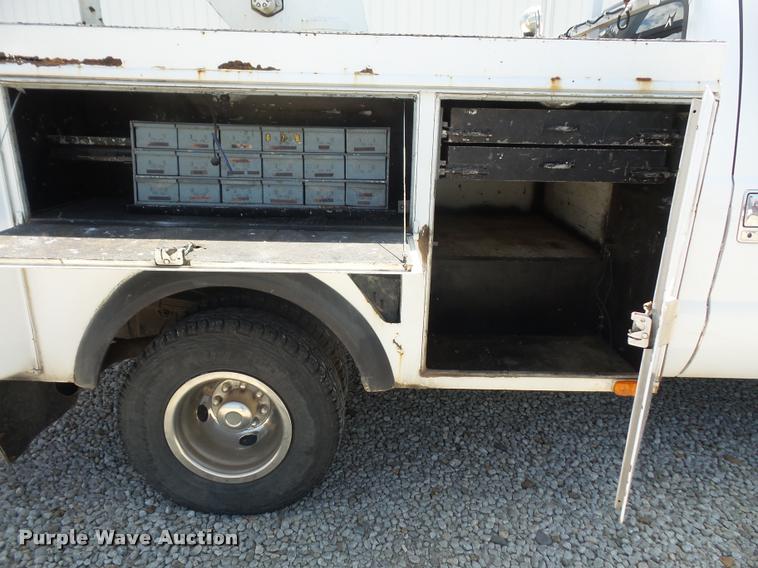 image for item DA6495 2001 Ford F350 Super Duty bucket truck