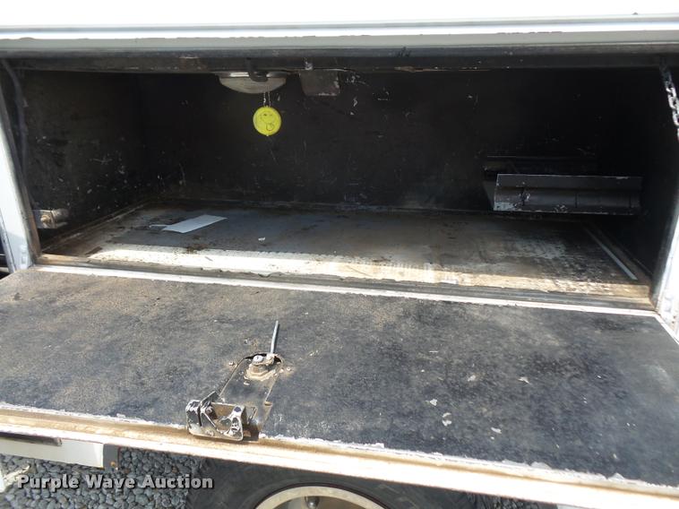 image for item DA6495 2001 Ford F350 Super Duty bucket truck