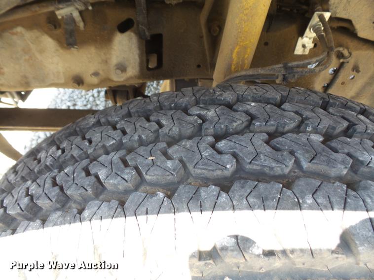 image for item DA6495 2001 Ford F350 Super Duty bucket truck