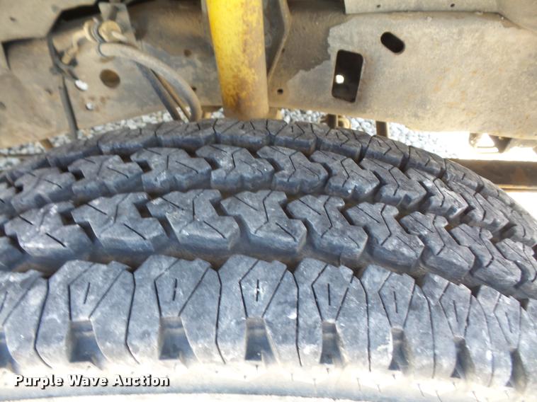 image for item DA6495 2001 Ford F350 Super Duty bucket truck