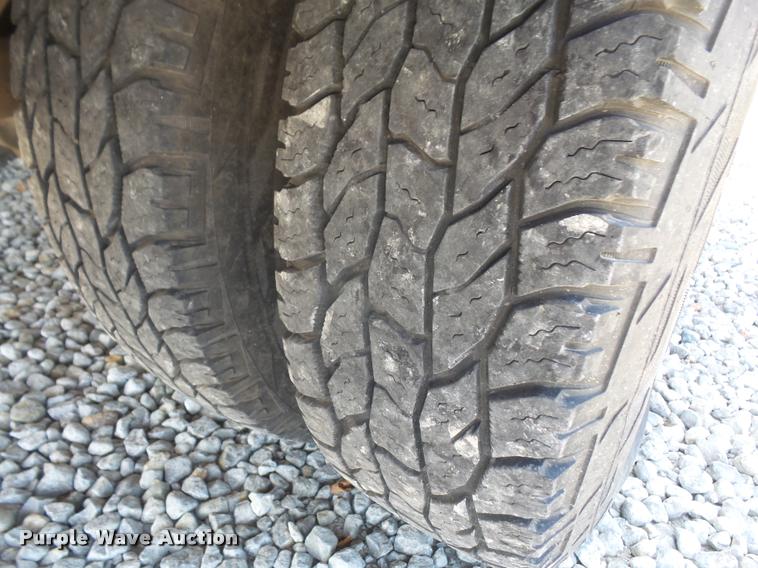 image for item DA6495 2001 Ford F350 Super Duty bucket truck