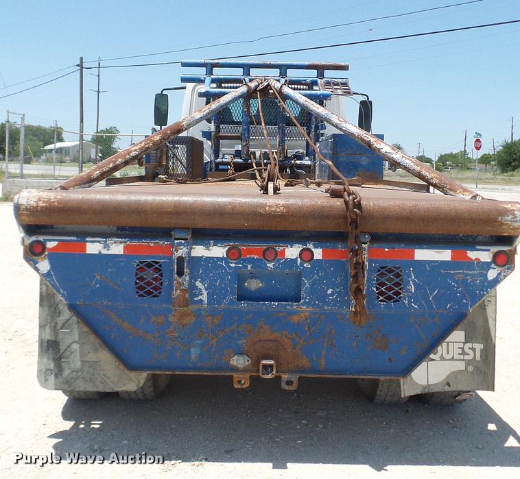 image for item DA6784 2002 International DuraStar 4300 winch truck