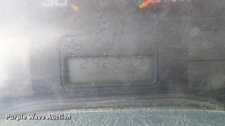 image for item DA6784 2002 International DuraStar 4300 winch truck