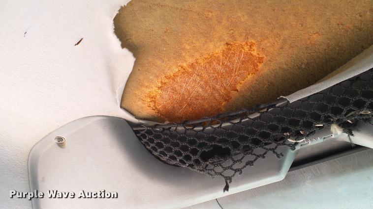 image for item DA6784 2002 International DuraStar 4300 winch truck