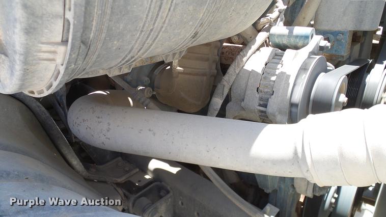 image for item DA6784 2002 International DuraStar 4300 winch truck