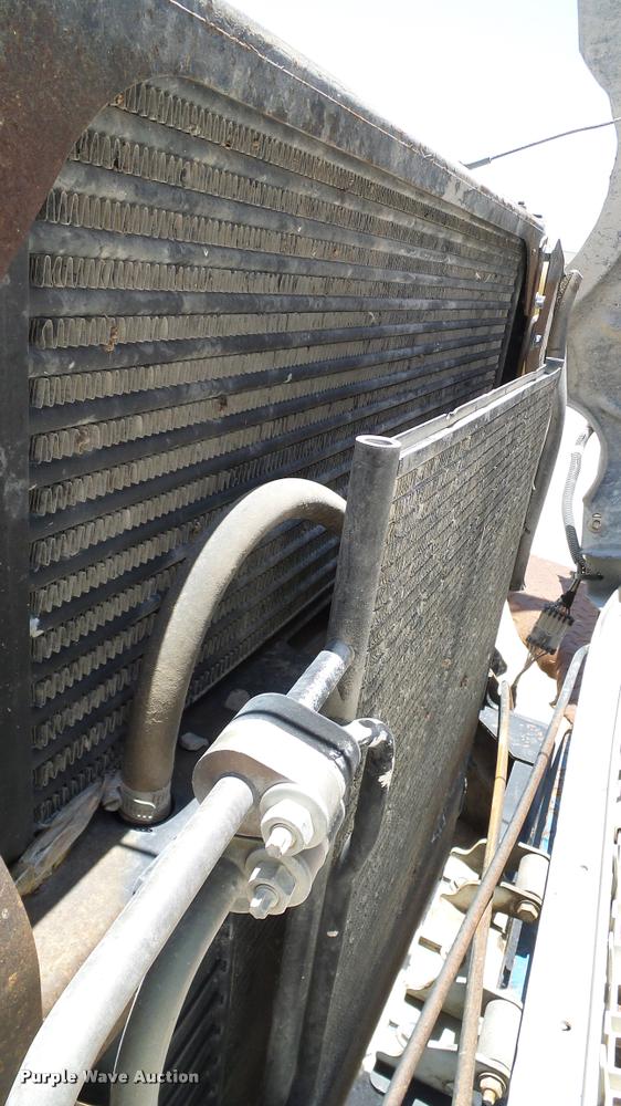 image for item DA6784 2002 International DuraStar 4300 winch truck