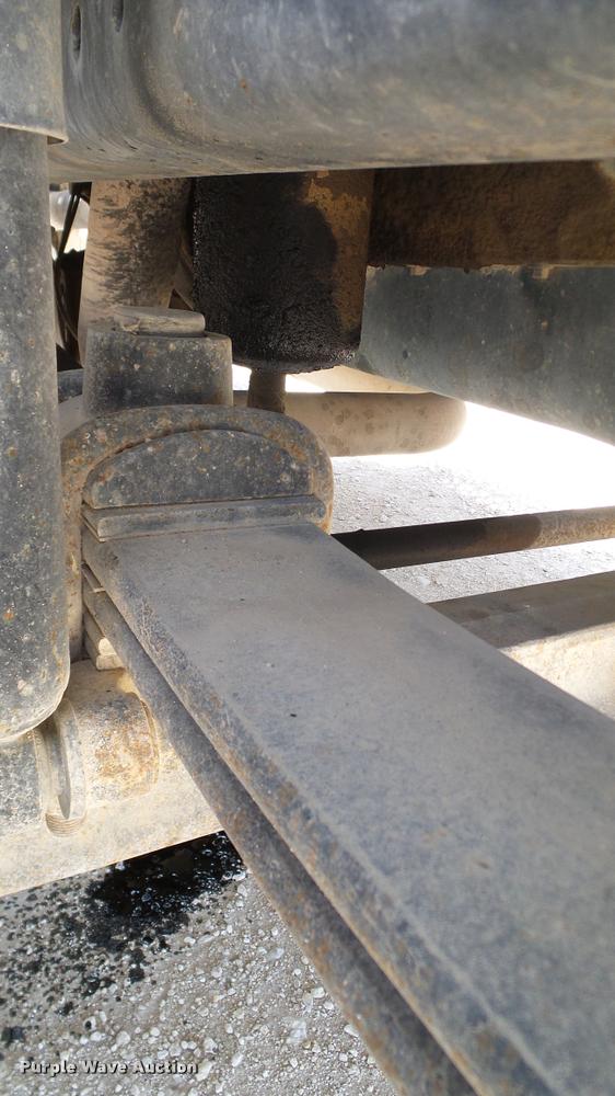 image for item DA6784 2002 International DuraStar 4300 winch truck