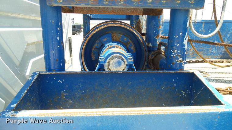 image for item DA6784 2002 International DuraStar 4300 winch truck