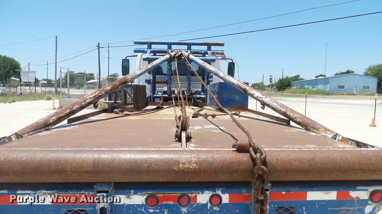 image for item DA6784 2002 International DuraStar 4300 winch truck