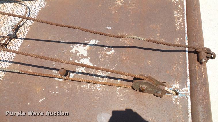 image for item DA6784 2002 International DuraStar 4300 winch truck