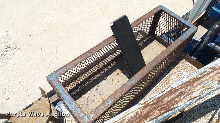 image for item DA6784 2002 International DuraStar 4300 winch truck