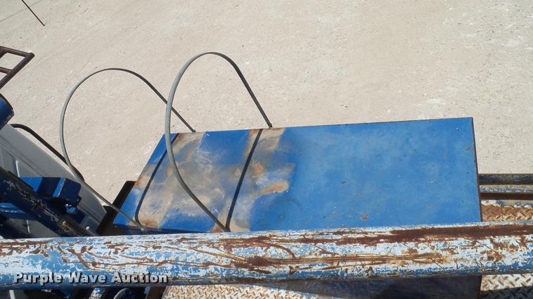 image for item DA6784 2002 International DuraStar 4300 winch truck