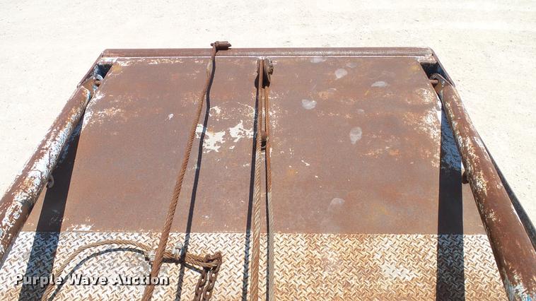 image for item DA6784 2002 International DuraStar 4300 winch truck