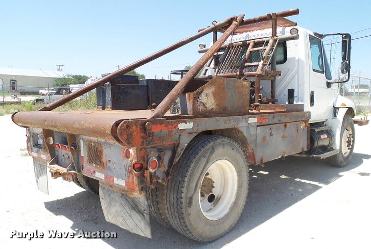 image for item DA6785 2005 International DuraStar 4300 flatbed truck