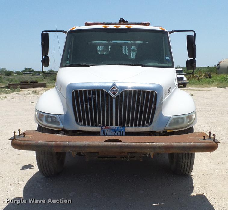 image for item DA6785 2005 International DuraStar 4300 flatbed truck