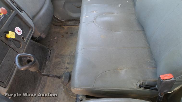 image for item DA6785 2005 International DuraStar 4300 flatbed truck