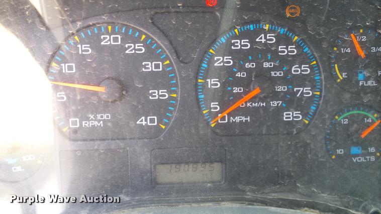 image for item DA6785 2005 International DuraStar 4300 flatbed truck